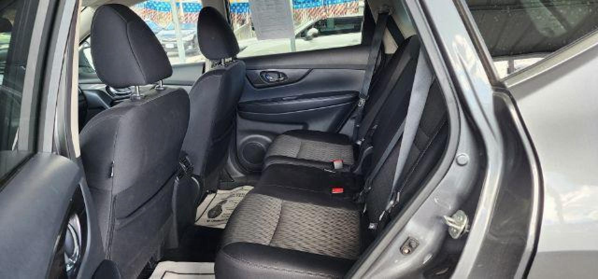 2019 GRAY /Charcoal Nissan Rogue SV (5N1AT2MV9KC) with an 2.5 L4 engine, CVT transmission, located at 353 S. Mineral St., Keyser, WV, 26726, (304) 788-7887, 39.436451, -78.981674 - FOR A BETTER PRICE CALL PAUL AT 301-268-8150 - Photo#7