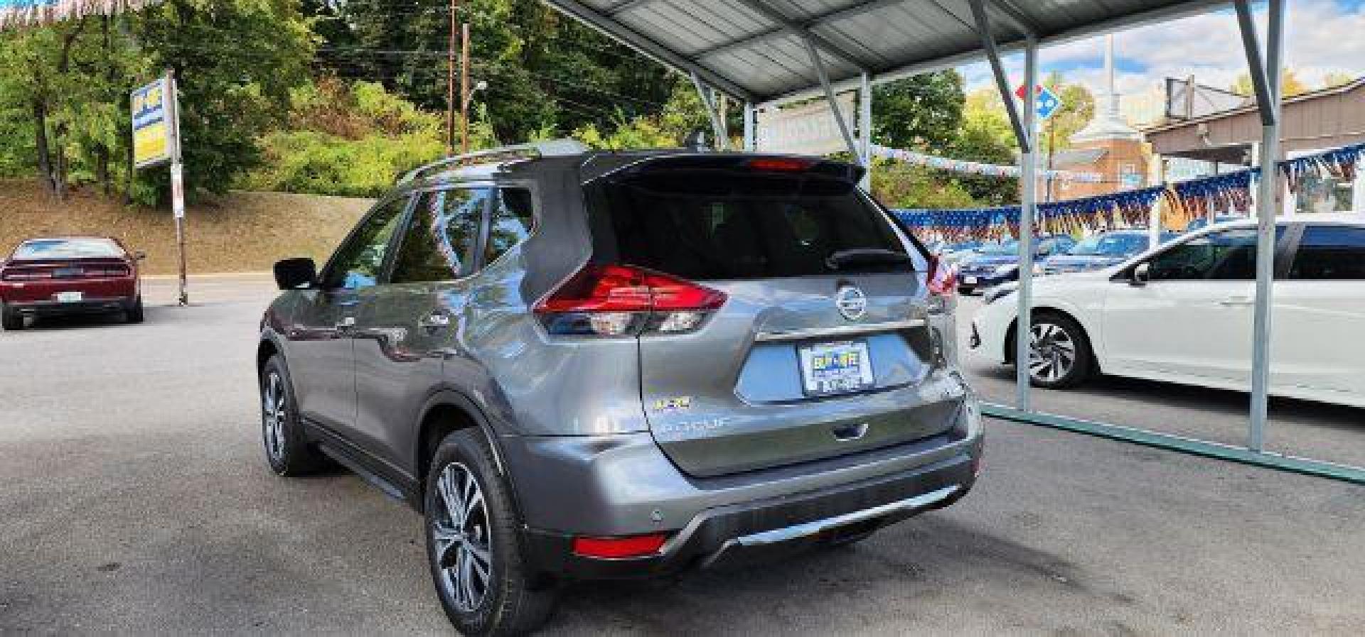 2019 GRAY /Charcoal Nissan Rogue SV (5N1AT2MV9KC) with an 2.5 L4 engine, CVT transmission, located at 353 S. Mineral St., Keyser, WV, 26726, (304) 788-7887, 39.436451, -78.981674 - FOR A BETTER PRICE CALL PAUL AT 301-268-8150 - Photo#8