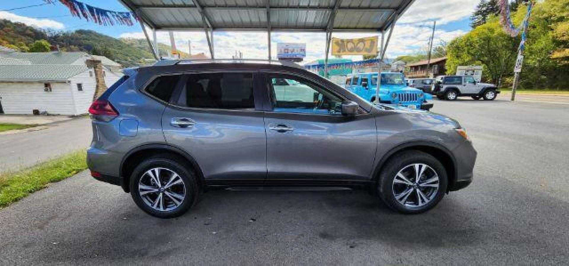 2019 GRAY /Charcoal Nissan Rogue SV (5N1AT2MV9KC) with an 2.5 L4 engine, CVT transmission, located at 353 S. Mineral St., Keyser, WV, 26726, (304) 788-7887, 39.436451, -78.981674 - FOR A BETTER PRICE CALL PAUL AT 301-268-8150 - Photo#12