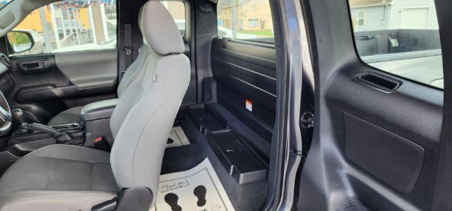 2016 GRAY /Cement Gray Toyota Tacoma SR Access Cab 4x4 (5TFSX5ENXGX) with an 2.7 L4 engine, AT transmission, located at 353 S. Mineral St., Keyser, WV, 26726, (304) 788-7887, 39.436451, -78.981674 - Photo#5