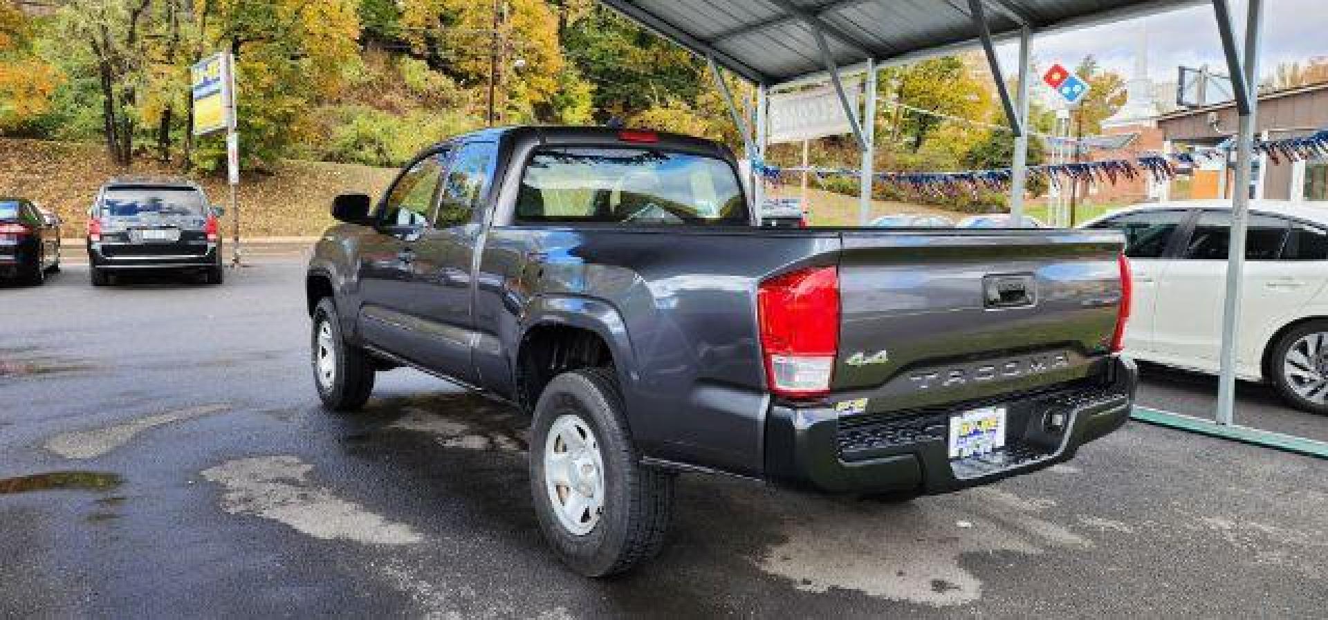 2016 GRAY /Cement Gray Toyota Tacoma SR Access Cab 4x4 (5TFSX5ENXGX) with an 2.7 L4 engine, AT transmission, located at 353 S. Mineral St., Keyser, WV, 26726, (304) 788-7887, 39.436451, -78.981674 - Photo#8