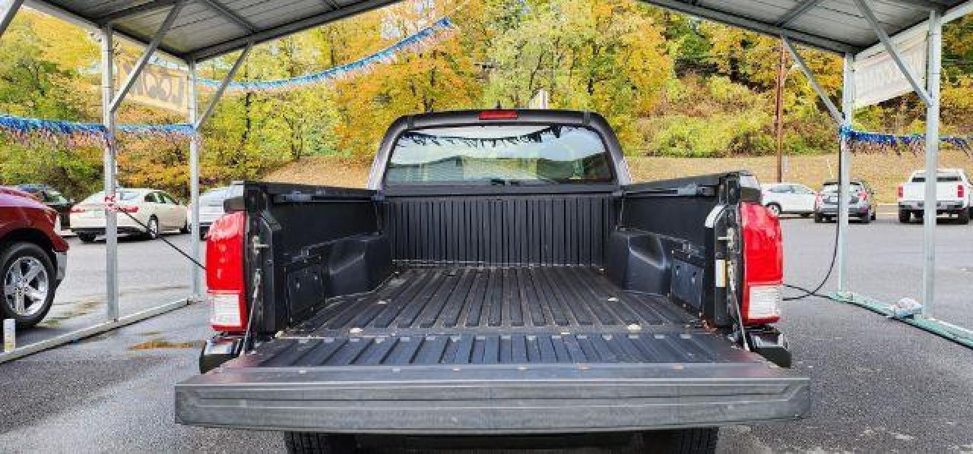 2016 GRAY /Cement Gray Toyota Tacoma SR Access Cab 4x4 (5TFSX5ENXGX) with an 2.7 L4 engine, AT transmission, located at 353 S. Mineral St., Keyser, WV, 26726, (304) 788-7887, 39.436451, -78.981674 - Photo#10