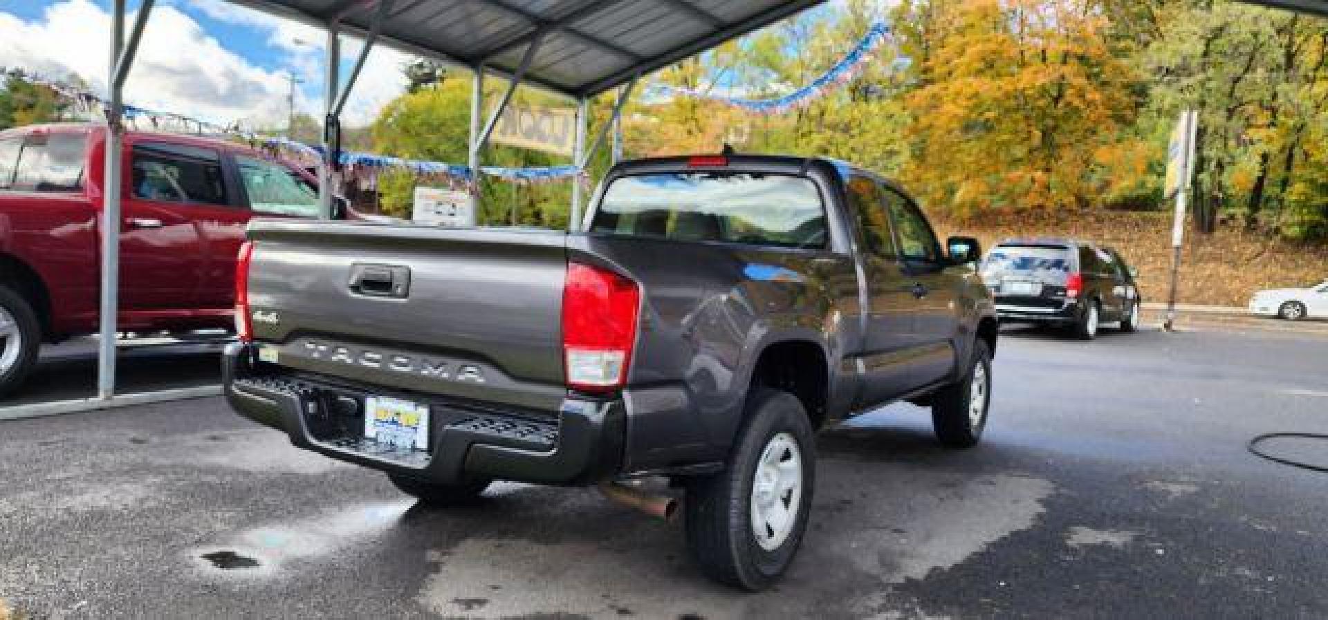 2016 GRAY /Cement Gray Toyota Tacoma SR Access Cab 4x4 (5TFSX5ENXGX) with an 2.7 L4 engine, AT transmission, located at 353 S. Mineral St., Keyser, WV, 26726, (304) 788-7887, 39.436451, -78.981674 - Photo#11