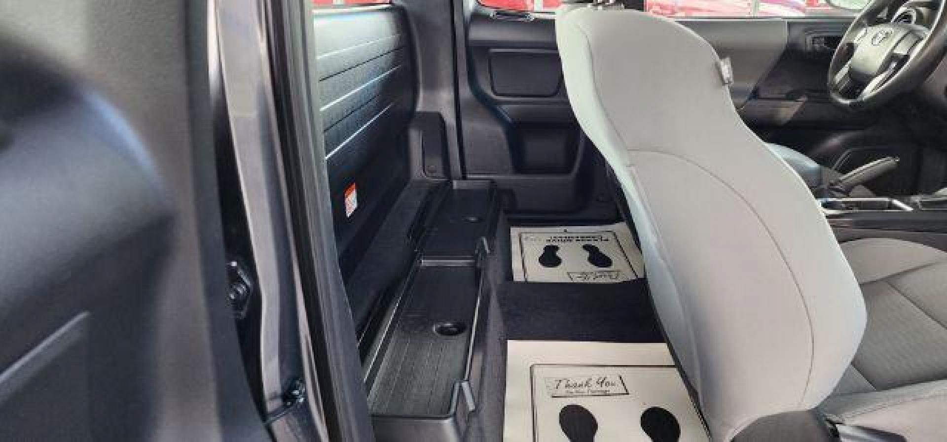 2016 GRAY /Cement Gray Toyota Tacoma SR Access Cab 4x4 (5TFSX5ENXGX) with an 2.7 L4 engine, AT transmission, located at 353 S. Mineral St., Keyser, WV, 26726, (304) 788-7887, 39.436451, -78.981674 - Photo#13