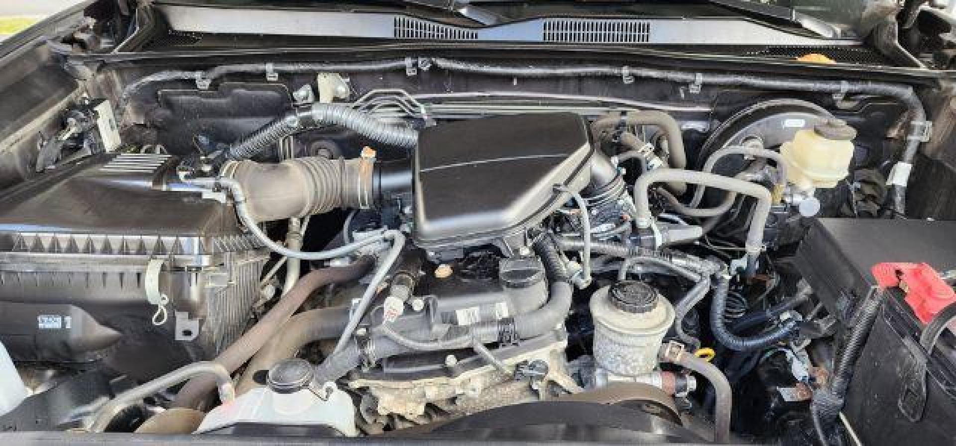 2016 GRAY /Cement Gray Toyota Tacoma SR Access Cab 4x4 (5TFSX5ENXGX) with an 2.7 L4 engine, AT transmission, located at 353 S. Mineral St., Keyser, WV, 26726, (304) 788-7887, 39.436451, -78.981674 - Photo#15