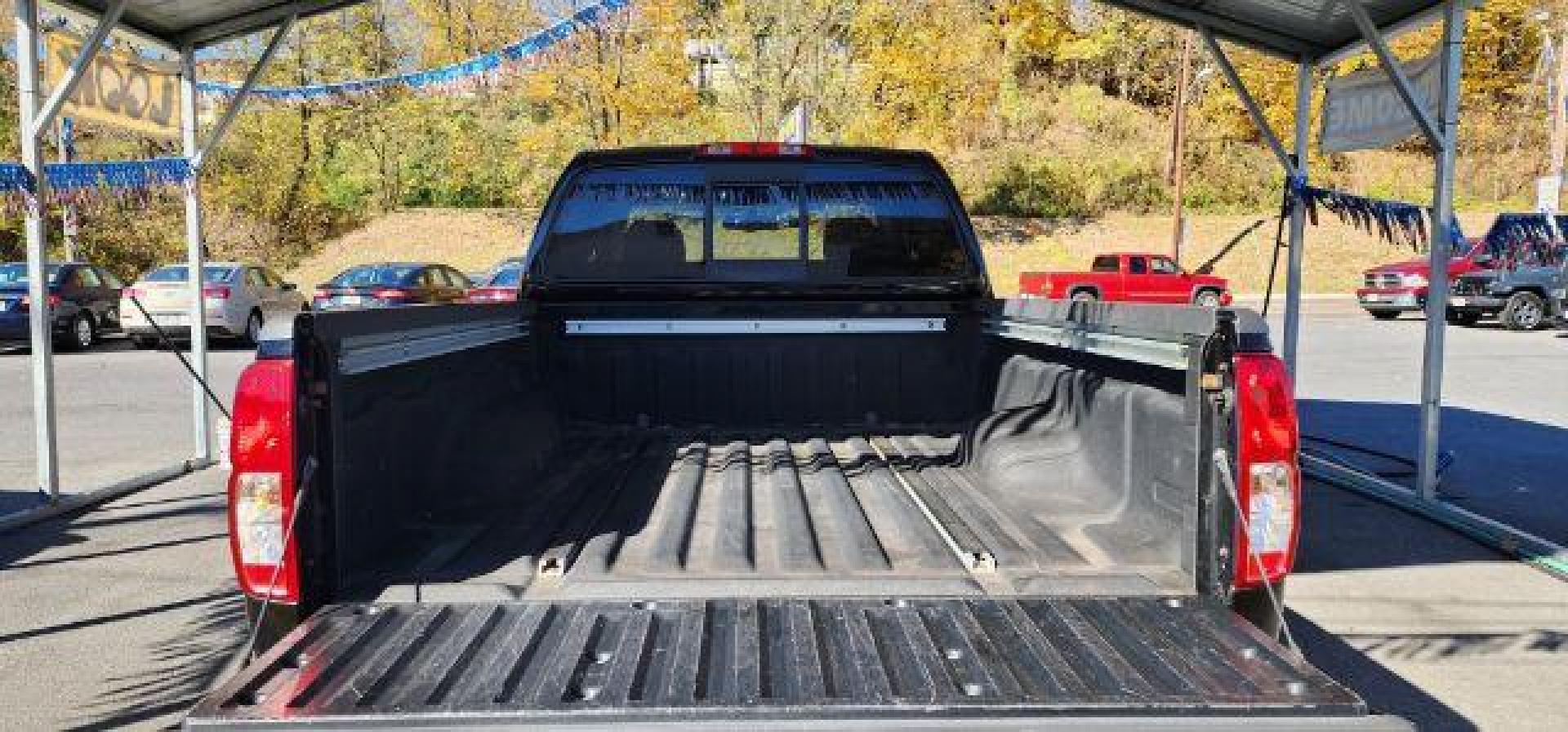 2012 BLACK /Charcoal, cloth Nissan Frontier PRO-4X (1N6AD0CWXCC) with an 4.0 V6 engine, 6 Speed transmission, located at 353 S. Mineral St., Keyser, WV, 26726, (304) 788-7887, 39.436451, -78.981674 - Photo#9