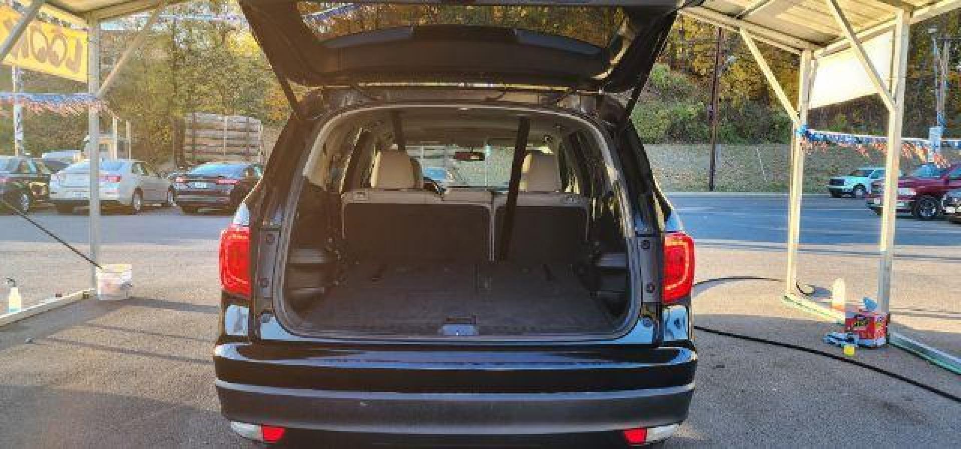 2017 BLACK /Gray Honda Pilot EX-L (5FNYF6H59HB) with an 3.5L V6 engine, AT transmission, located at 353 S. Mineral St., Keyser, WV, 26726, (304) 788-7887, 39.436451, -78.981674 - Photo#12