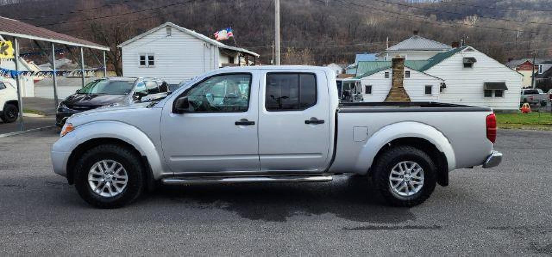 2017 SILVER /Steel Nissan Frontier SV (1N6AD0FV8HN) with an 4.0 V6 engine, AT transmission, located at 353 S. Mineral St., Keyser, WV, 26726, (304) 788-7887, 39.436451, -78.981674 - Photo#3