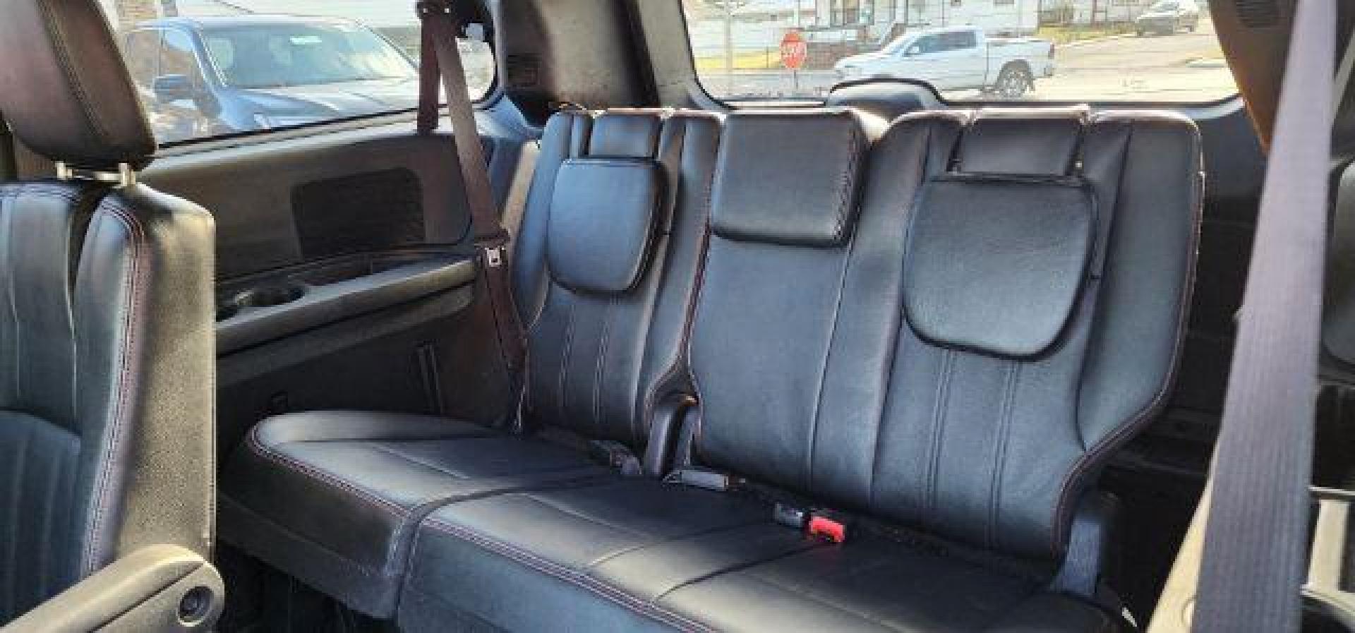 2019 GRAY /Black Dodge Grand Caravan GT (2C4RDGEG5KR) with an 3.6L V6 engine, AT transmission, located at 353 S. Mineral St., Keyser, WV, 26726, (304) 788-7887, 39.436451, -78.981674 - Photo#7