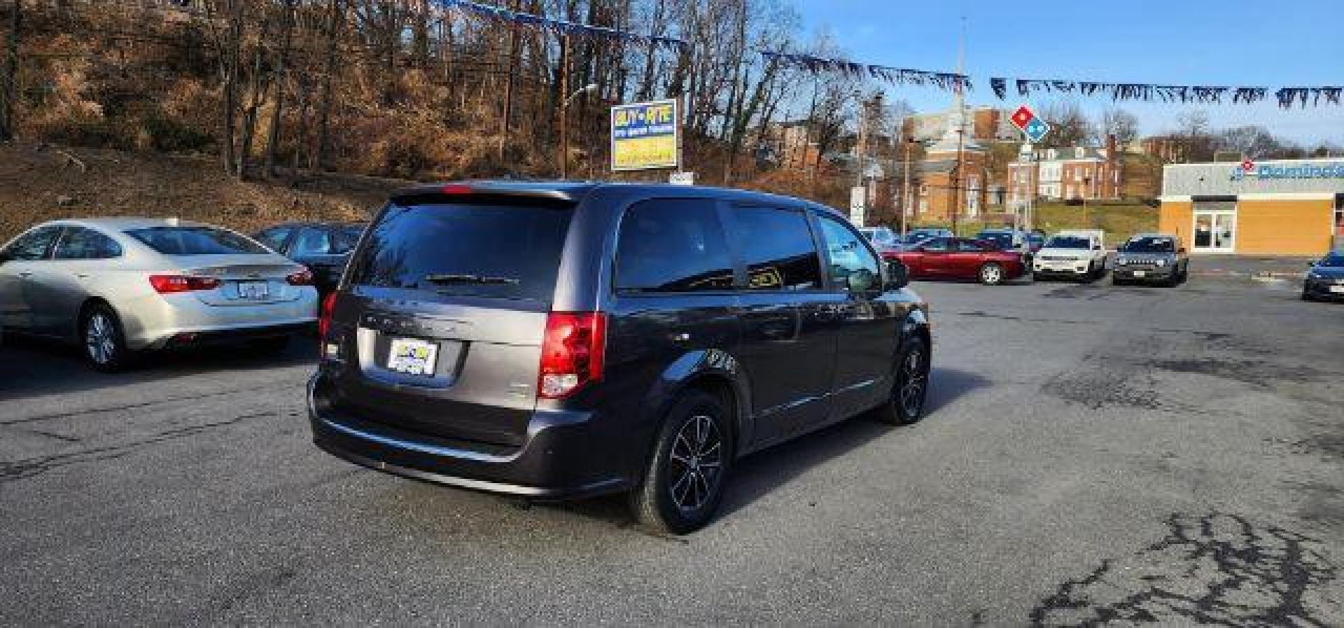2019 GRAY /Black Dodge Grand Caravan GT (2C4RDGEG5KR) with an 3.6L V6 engine, AT transmission, located at 353 S. Mineral St., Keyser, WV, 26726, (304) 788-7887, 39.436451, -78.981674 - Photo#11