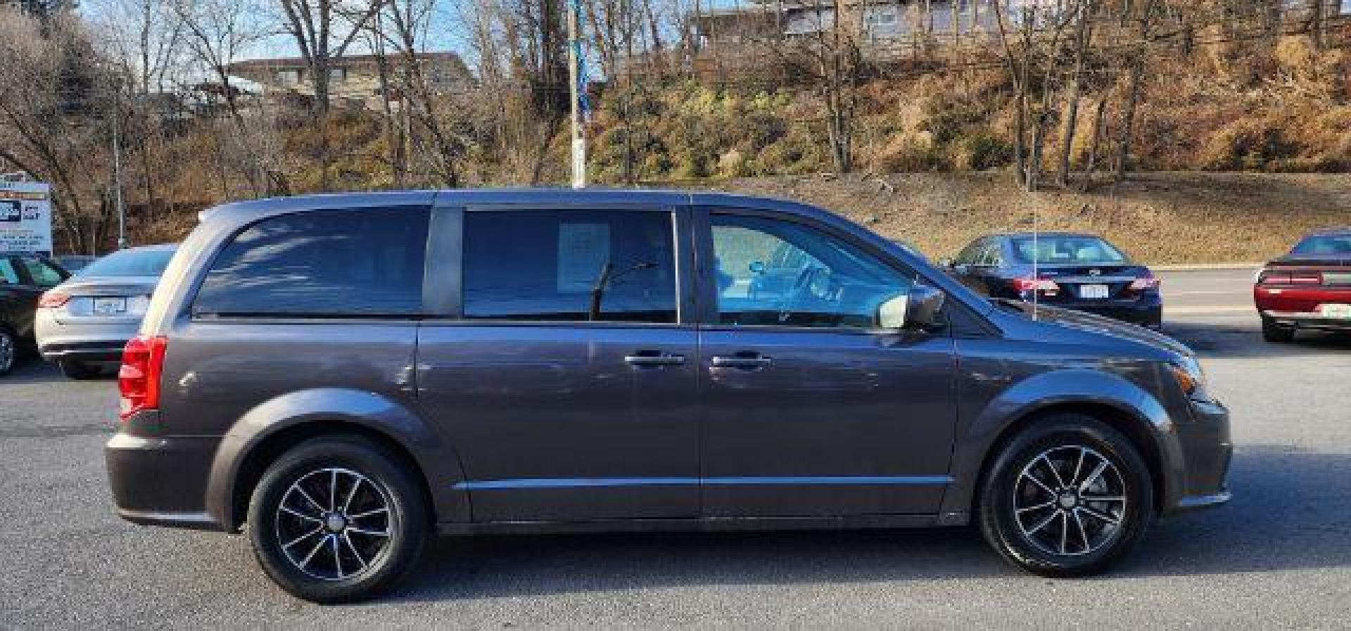 2019 GRAY /Black Dodge Grand Caravan GT (2C4RDGEG5KR) with an 3.6L V6 engine, AT transmission, located at 353 S. Mineral St., Keyser, WV, 26726, (304) 788-7887, 39.436451, -78.981674 - Photo#12