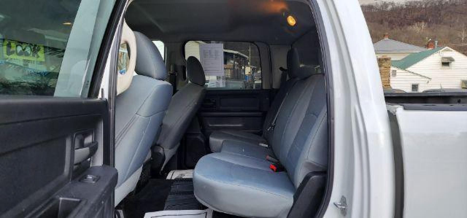 2016 WHITE /Diesel Gray/Black Ram 2500 Tradesman (3C6UR5HJ6GG) with an 6.4 HEMI V8 engine, AT transmission, located at 353 S. Mineral St., Keyser, WV, 26726, (304) 788-7887, 39.436451, -78.981674 - Photo#7