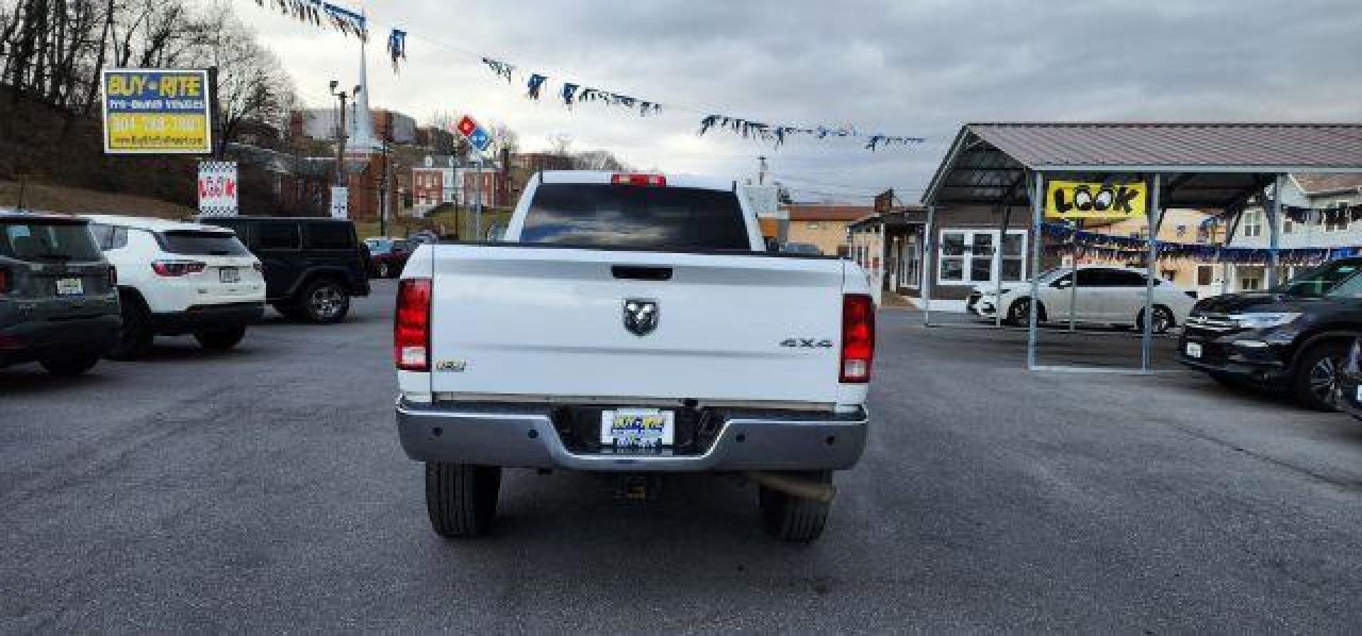 2016 WHITE /Diesel Gray/Black Ram 2500 Tradesman (3C6UR5HJ6GG) with an 6.4 HEMI V8 engine, AT transmission, located at 353 S. Mineral St., Keyser, WV, 26726, (304) 788-7887, 39.436451, -78.981674 - Photo#9