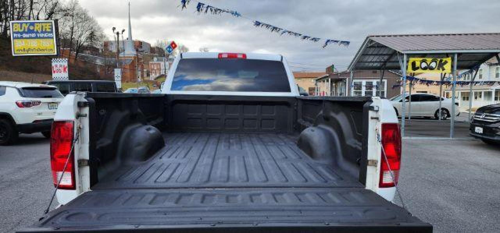 2016 WHITE /Diesel Gray/Black Ram 2500 Tradesman (3C6UR5HJ6GG) with an 6.4 HEMI V8 engine, AT transmission, located at 353 S. Mineral St., Keyser, WV, 26726, (304) 788-7887, 39.436451, -78.981674 - Photo#10