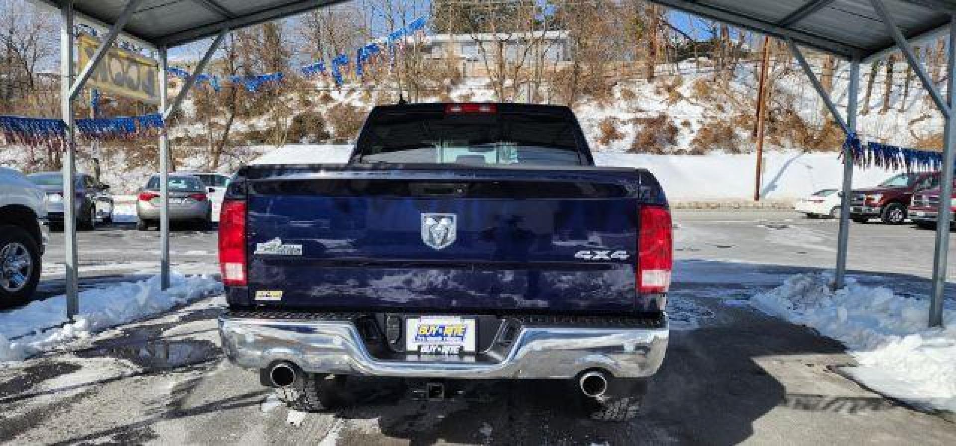 2018 BLUE /Diesel Gray/Black Ram 1500 Big Horn Crew Cab 4x4 5'7 Box (1C6RR7LT5JS) with an HEMI 5.7L V-8 variable valve control engine, AT transmission, located at 353 S. Mineral St., Keyser, WV, 26726, (304) 788-7887, 39.436451, -78.981674 - Photo#9