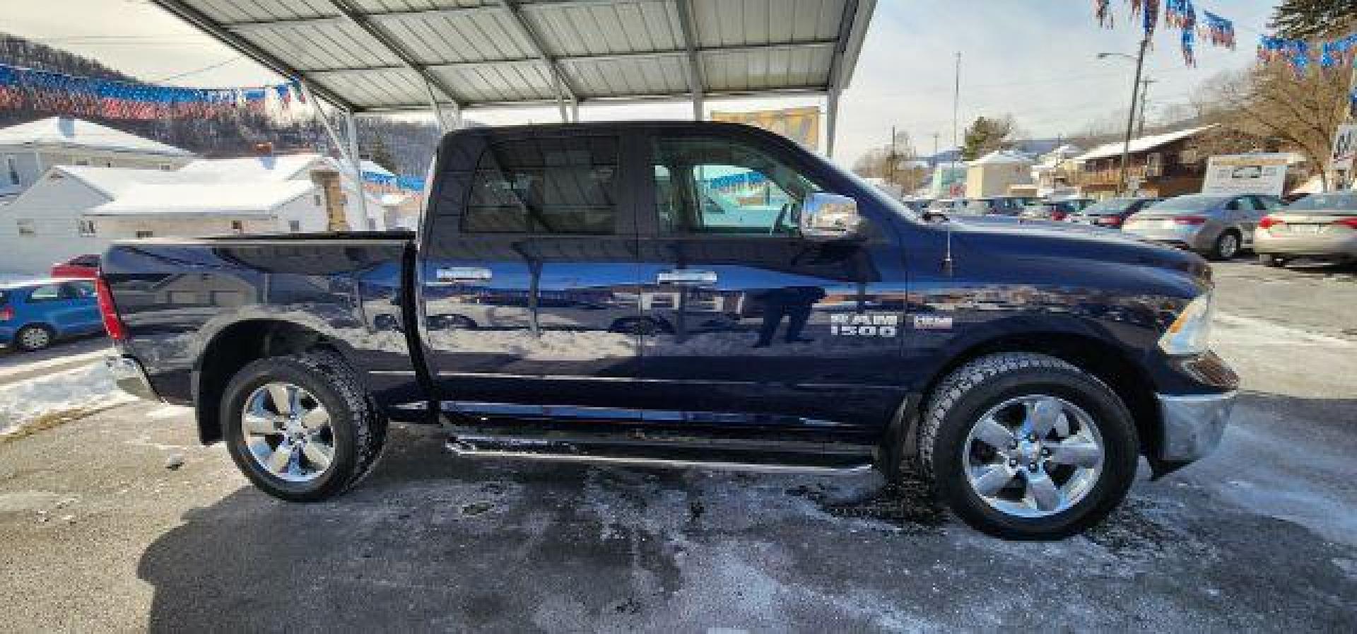 2018 BLUE /Diesel Gray/Black Ram 1500 Big Horn Crew Cab 4x4 5'7 Box (1C6RR7LT5JS) with an HEMI 5.7L V-8 variable valve control engine, AT transmission, located at 353 S. Mineral St., Keyser, WV, 26726, (304) 788-7887, 39.436451, -78.981674 - Photo#12