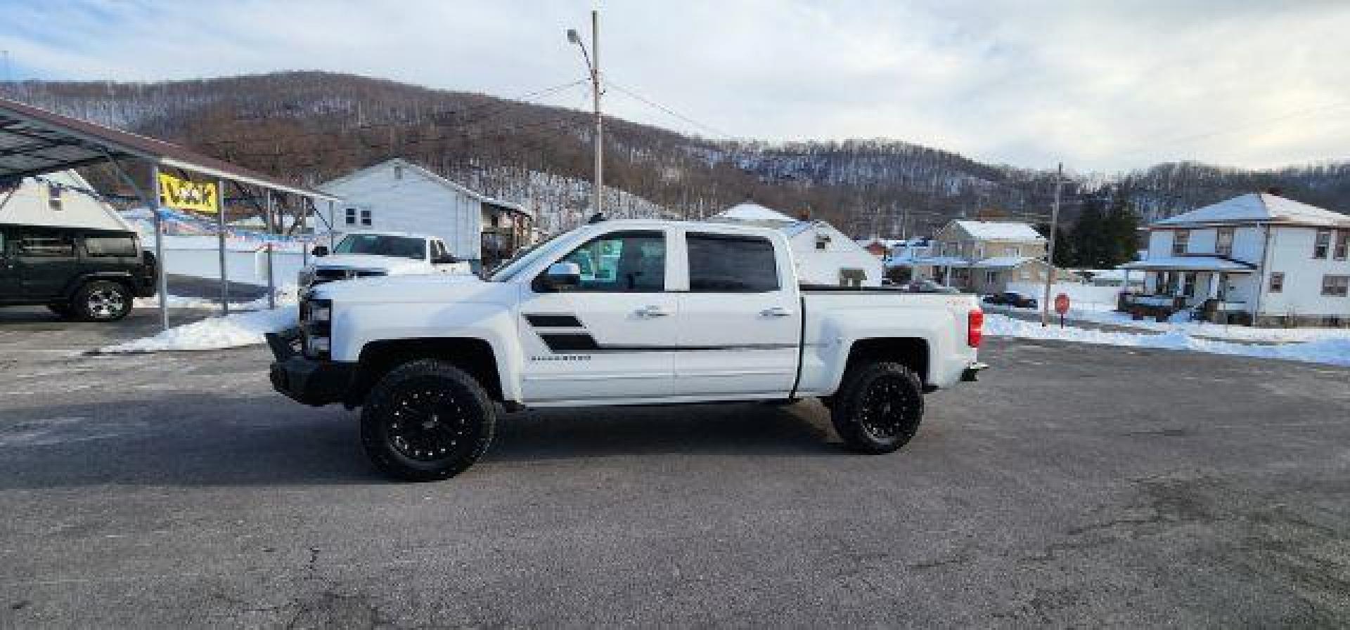 2015 WHITE /Jet Black Chevrolet Silverado 1500 1LT (3GCUKREC8FG) with an 5.3L V8 engine, AT transmission, located at 353 S. Mineral St., Keyser, WV, 26726, (304) 788-7887, 39.436451, -78.981674 - Photo#3