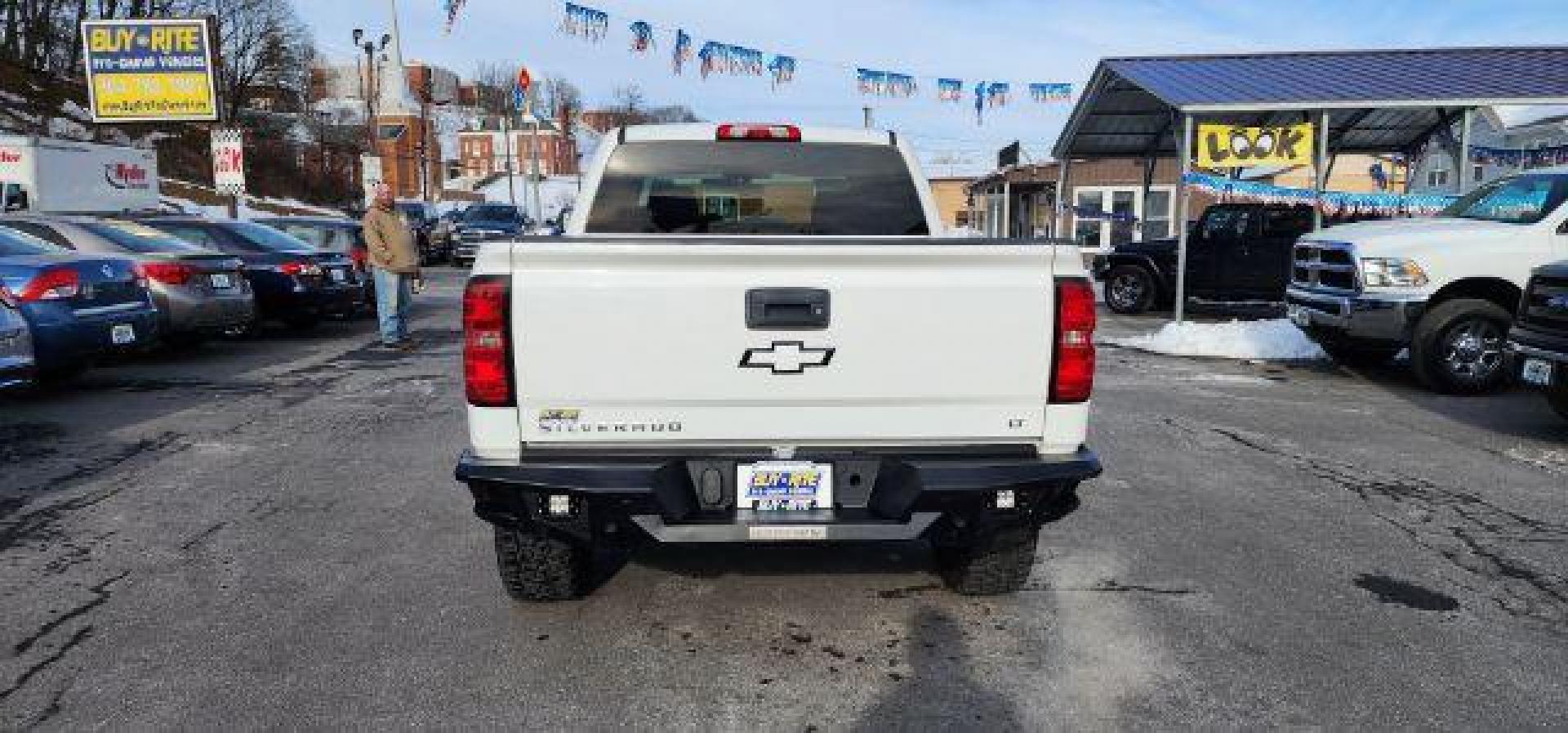 2015 WHITE /Jet Black Chevrolet Silverado 1500 1LT (3GCUKREC8FG) with an 5.3L V8 engine, AT transmission, located at 353 S. Mineral St., Keyser, WV, 26726, (304) 788-7887, 39.436451, -78.981674 - Photo#9