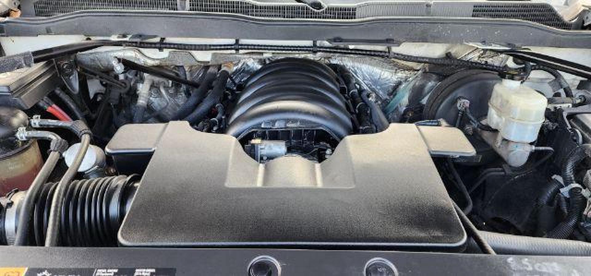 2015 WHITE /Jet Black Chevrolet Silverado 1500 1LT (3GCUKREC8FG) with an 5.3L V8 engine, AT transmission, located at 353 S. Mineral St., Keyser, WV, 26726, (304) 788-7887, 39.436451, -78.981674 - Photo#15