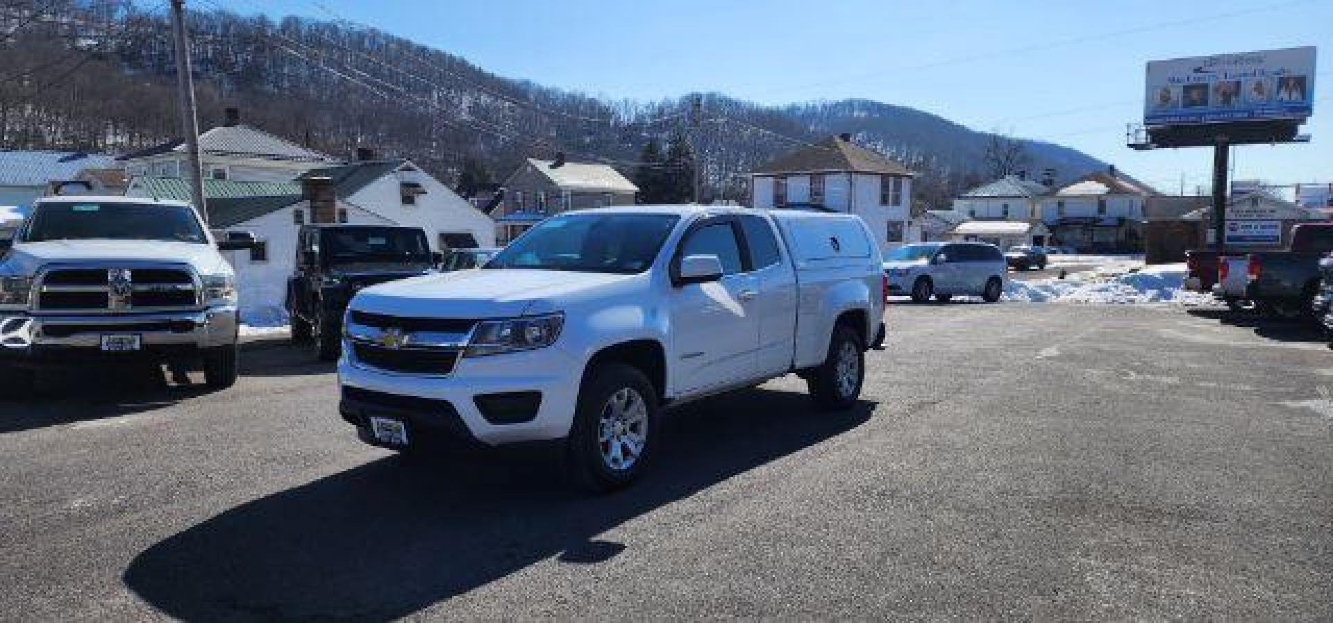 2017 WHITE /Jet Black/Dark Ash Chevrolet Colorado LT (1GCHTCEN5H1) with an 2.5 L4 engine, AT transmission, located at 353 S. Mineral St., Keyser, WV, 26726, (304) 788-7887, 39.436451, -78.981674 - Photo#2