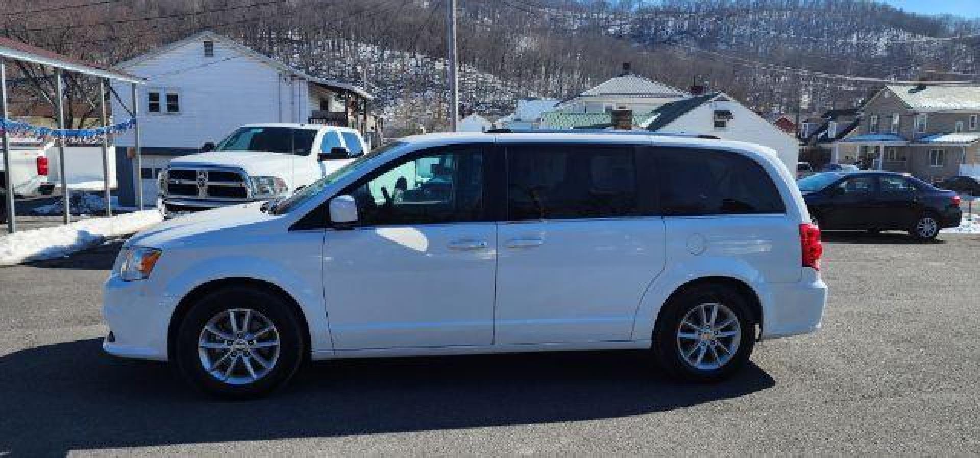 2020 WHITE /Black Dodge Grand Caravan SXT (2C4RDGCG8LR) with an 3.6L V6 engine, AT transmission, located at 353 S. Mineral St., Keyser, WV, 26726, (304) 788-7887, 39.436451, -78.981674 - Photo#2