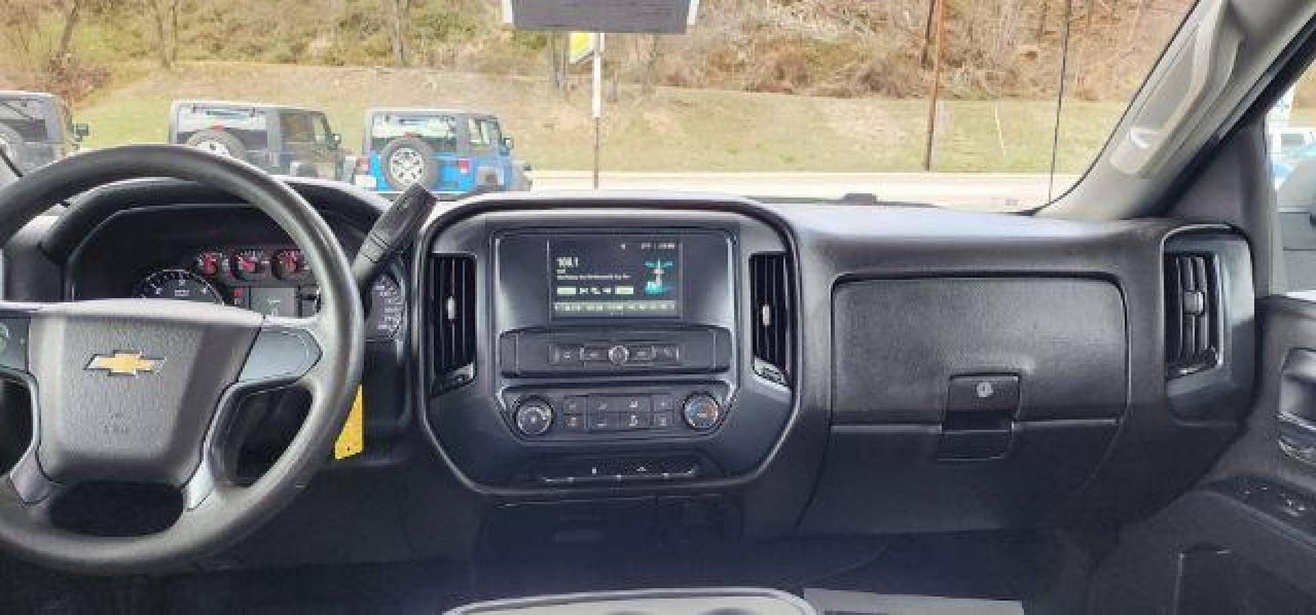 2018 WHITE /Dark Ash/Jet Black Chevrolet Silverado 2500HD WT (1GC2KUEG8JZ) with an 6.0 V8 engine, AT transmission, located at 353 S. Mineral St., Keyser, WV, 26726, (304) 788-7887, 39.436451, -78.981674 - Photo#6