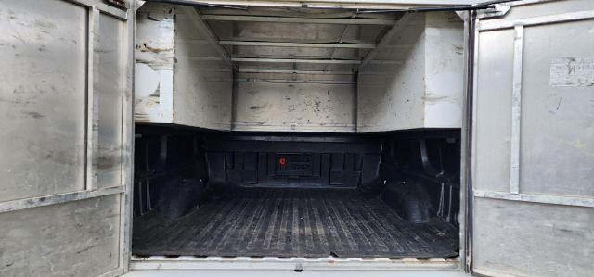2018 WHITE /Dark Ash/Jet Black Chevrolet Silverado 2500HD WT (1GC2KUEG8JZ) with an 6.0 V8 engine, AT transmission, located at 353 S. Mineral St., Keyser, WV, 26726, (304) 788-7887, 39.436451, -78.981674 - Photo#10