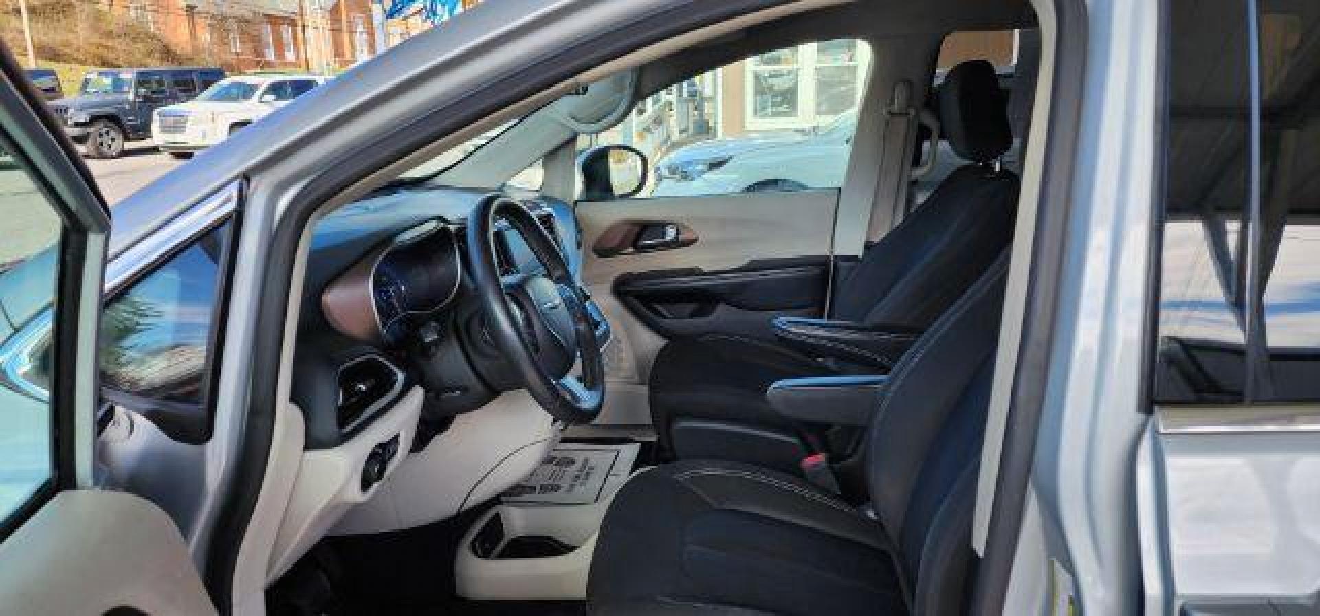 2022 SILVER /Black/Alloy/Black Chrysler Voyager LX (2C4RC1CG2NR) with an 3.6L V6 engine, AT transmission, located at 353 S. Mineral St., Keyser, WV, 26726, (304) 788-7887, 39.436451, -78.981674 - Photo#4