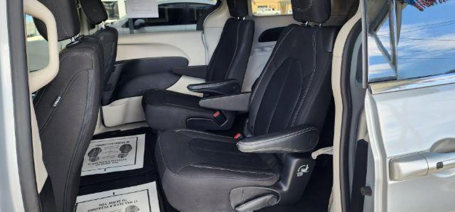 2022 SILVER /Black/Alloy/Black Chrysler Voyager LX (2C4RC1CG2NR) with an 3.6L V6 engine, AT transmission, located at 353 S. Mineral St., Keyser, WV, 26726, (304) 788-7887, 39.436451, -78.981674 - Photo#7