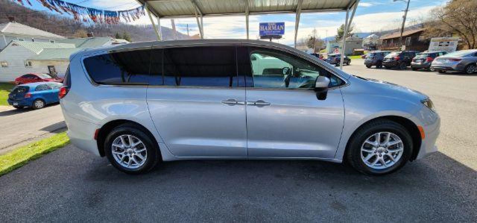 2022 SILVER /Black/Alloy/Black Chrysler Voyager LX (2C4RC1CG2NR) with an 3.6L V6 engine, AT transmission, located at 353 S. Mineral St., Keyser, WV, 26726, (304) 788-7887, 39.436451, -78.981674 - Photo#13