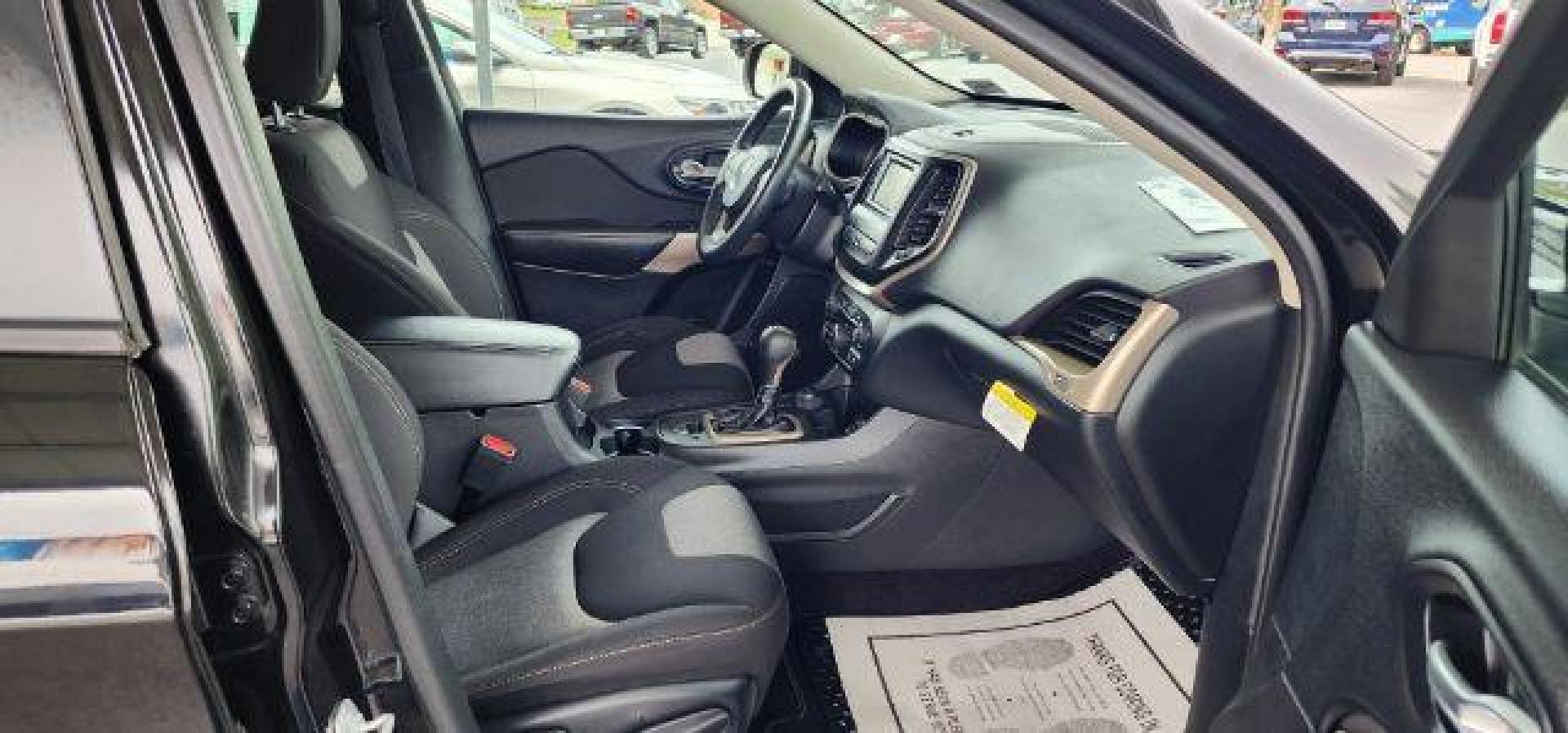 2017 BLACK /Black Jeep Cherokee Sport (1C4PJMAS0HW) with an 3.2L V6 engine, AT transmission, located at 353 S. Mineral St., Keyser, WV, 26726, (304) 788-7887, 39.436451, -78.981674 - Photo#14