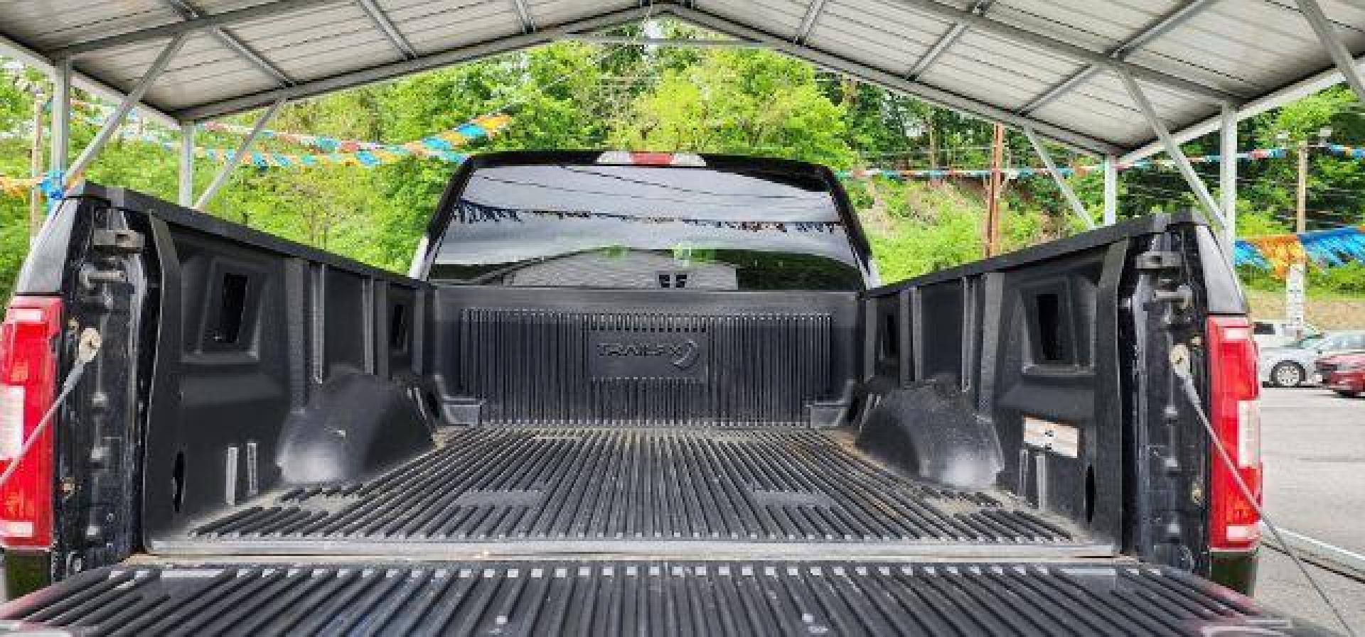 2019 BLACK /Medium Earth Gray Ford F-150 XLT (1FTFW1E59KK) with an 5.0L V8 engine, AT transmission, located at 353 S. Mineral St., Keyser, WV, 26726, (304) 788-7887, 39.436451, -78.981674- Photo#10