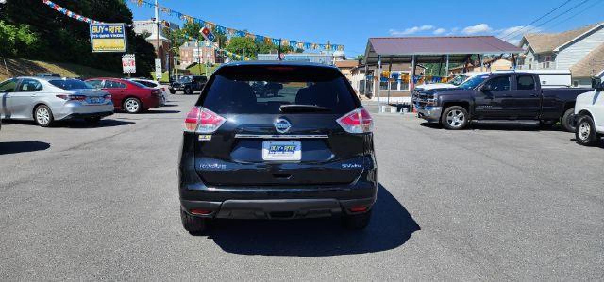 2016 BLACK /Charcoal Nissan Rogue SV (KNMAT2MV7GP) with an 2.5 L4 engine, AT transmission, located at 353 S. Mineral St., Keyser, WV, 26726, (304) 788-7887, 39.436451, -78.981674- Photo#9