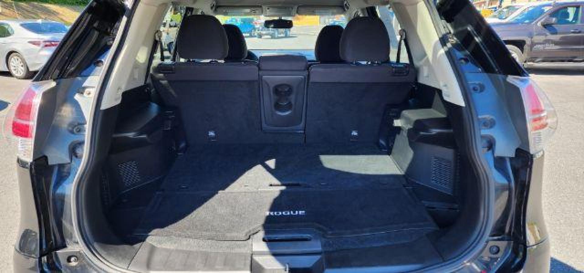 2016 BLACK /Charcoal Nissan Rogue SV (KNMAT2MV7GP) with an 2.5 L4 engine, AT transmission, located at 353 S. Mineral St., Keyser, WV, 26726, (304) 788-7887, 39.436451, -78.981674- Photo#10