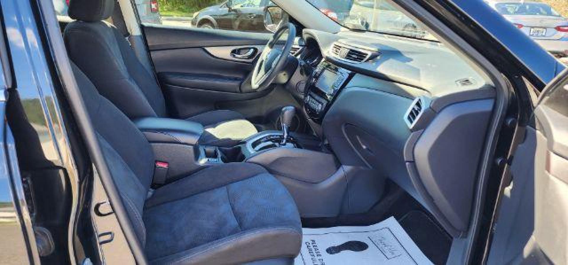 2016 BLACK /Charcoal Nissan Rogue SV (KNMAT2MV7GP) with an 2.5 L4 engine, AT transmission, located at 353 S. Mineral St., Keyser, WV, 26726, (304) 788-7887, 39.436451, -78.981674- Photo#14