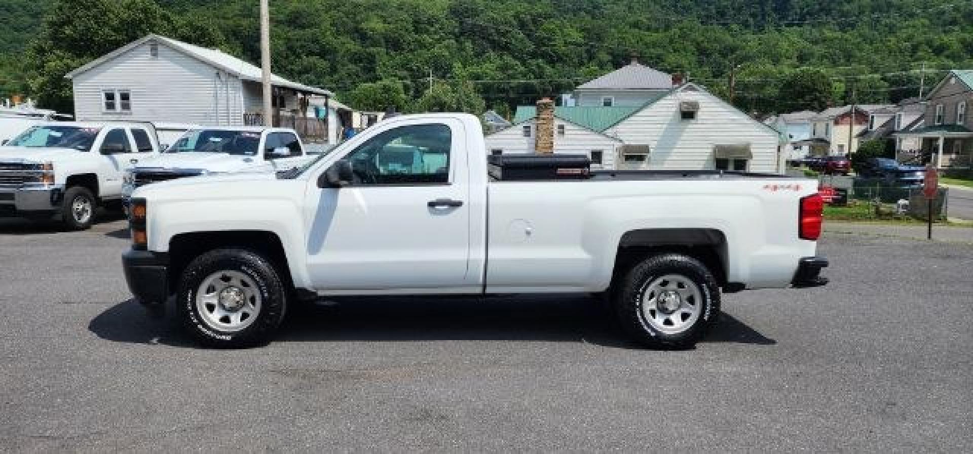 2015 WHITE /Dark Ash/Jet Black Chevrolet Silverado 1500 WT (1GCNKPEH1FZ) with an 4.3L V6 engine, AT transmission, located at 353 S. Mineral St., Keyser, WV, 26726, (304) 788-7887, 39.436451, -78.981674- Photo#3