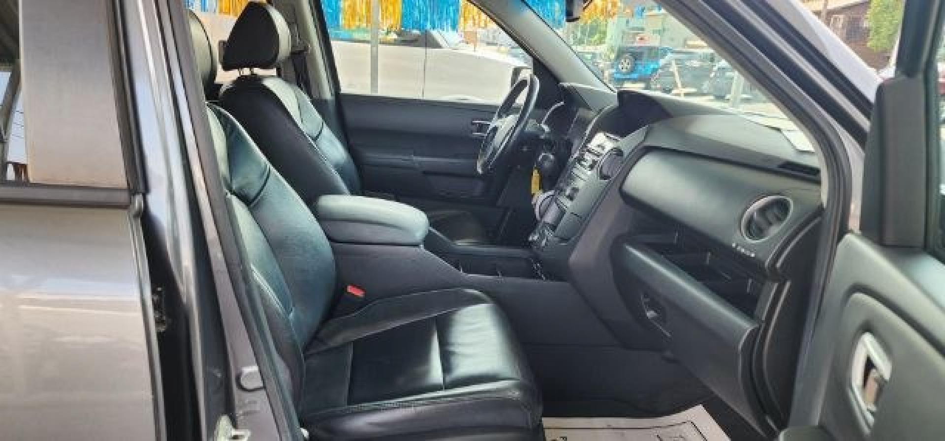 2012 GRAY /Black Honda Pilot EX-L (5FNYF3H79CB) with an 3.5L V6 engine, AT transmission, located at 353 S. Mineral St., Keyser, WV, 26726, (304) 788-7887, 39.436451, -78.981674- Photo#15