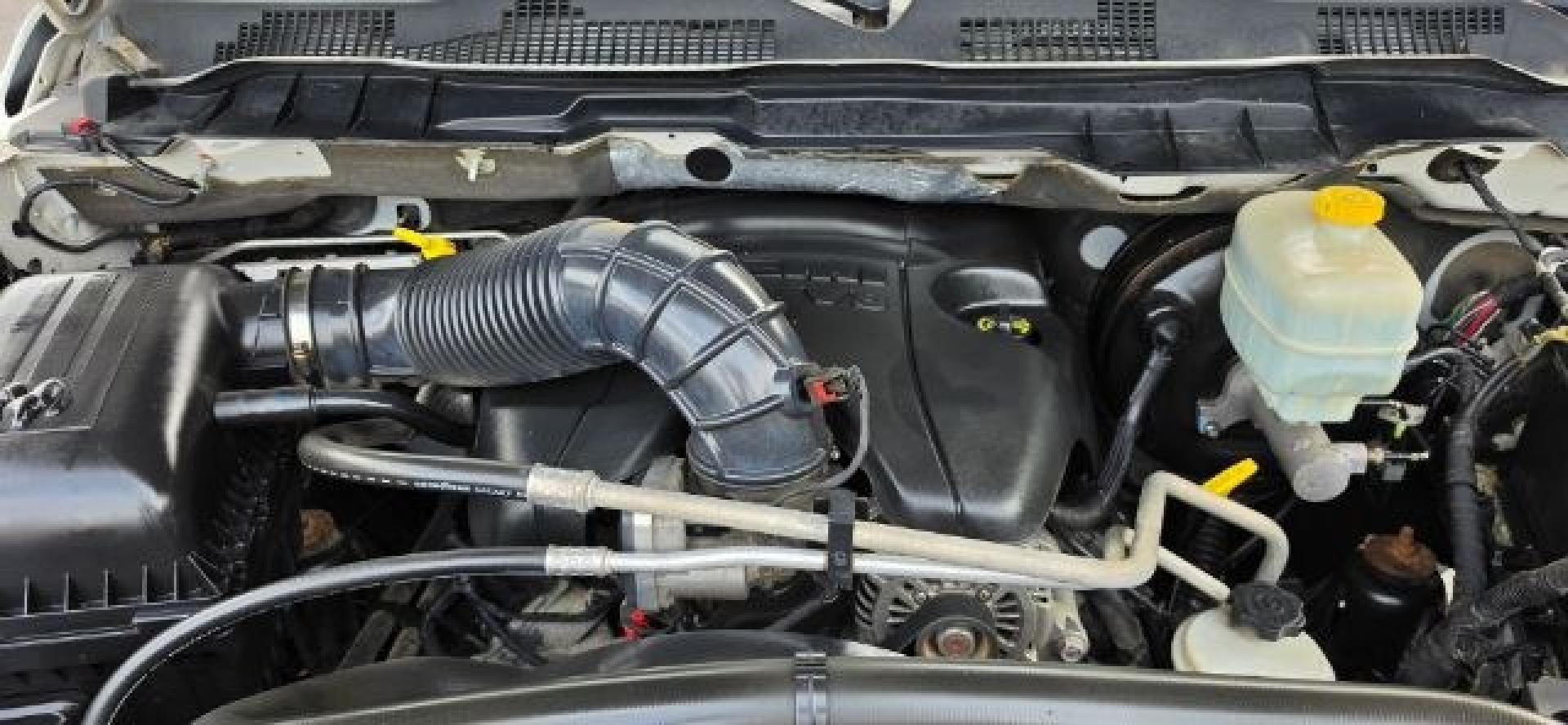 2012 WHITE /Medium Greystone/Dark Slate Ram 2500 ST (3C6LD5AT6CG) with an 5.7L V8 engine, AT transmission, located at 353 S. Mineral St., Keyser, WV, 26726, (304) 788-7887, 39.436451, -78.981674- Photo#13