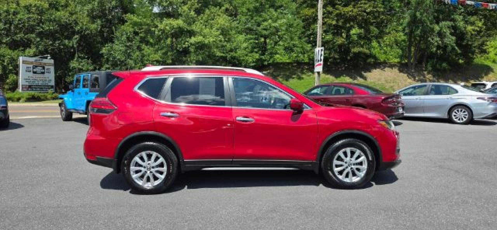 2017 Red /Charcoal, cloth Nissan Rogue SV AWD (JN8AT2MV4HW) with an 2.5L I4 engine, AT transmission, located at 353 S. Mineral St., Keyser, WV, 26726, (304) 788-7887, 39.436451, -78.981674- Photo#12