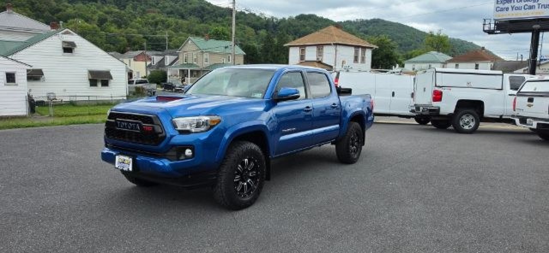 2017 BLUE /Cement Gray Toyota Tacoma TRD Sport (5TFCZ5AN3HX) with an 3.5L V-6 port/direct injection engine, 6 Speed transmission, located at 353 S. Mineral St., Keyser, WV, 26726, (304) 788-7887, 39.436451, -78.981674- Photo#2