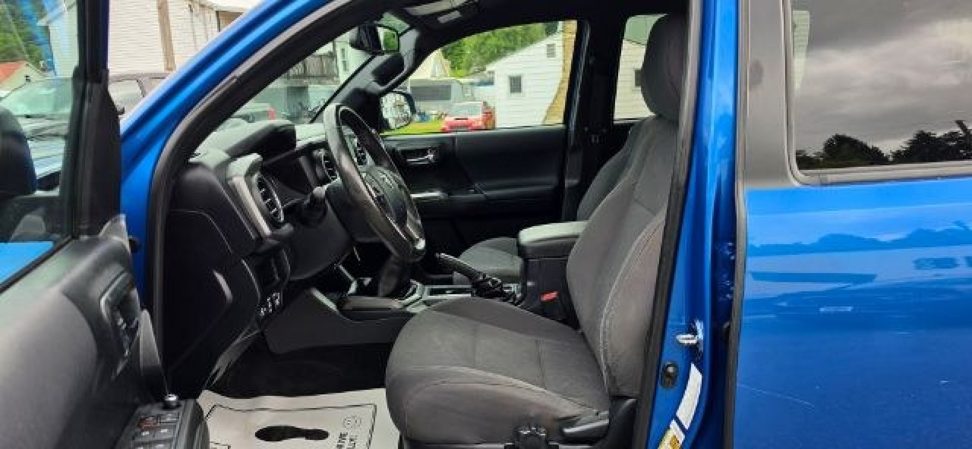 2017 BLUE /Cement Gray Toyota Tacoma TRD Sport (5TFCZ5AN3HX) with an 3.5L V-6 port/direct injection engine, 6 Speed transmission, located at 353 S. Mineral St., Keyser, WV, 26726, (304) 788-7887, 39.436451, -78.981674- Photo#4