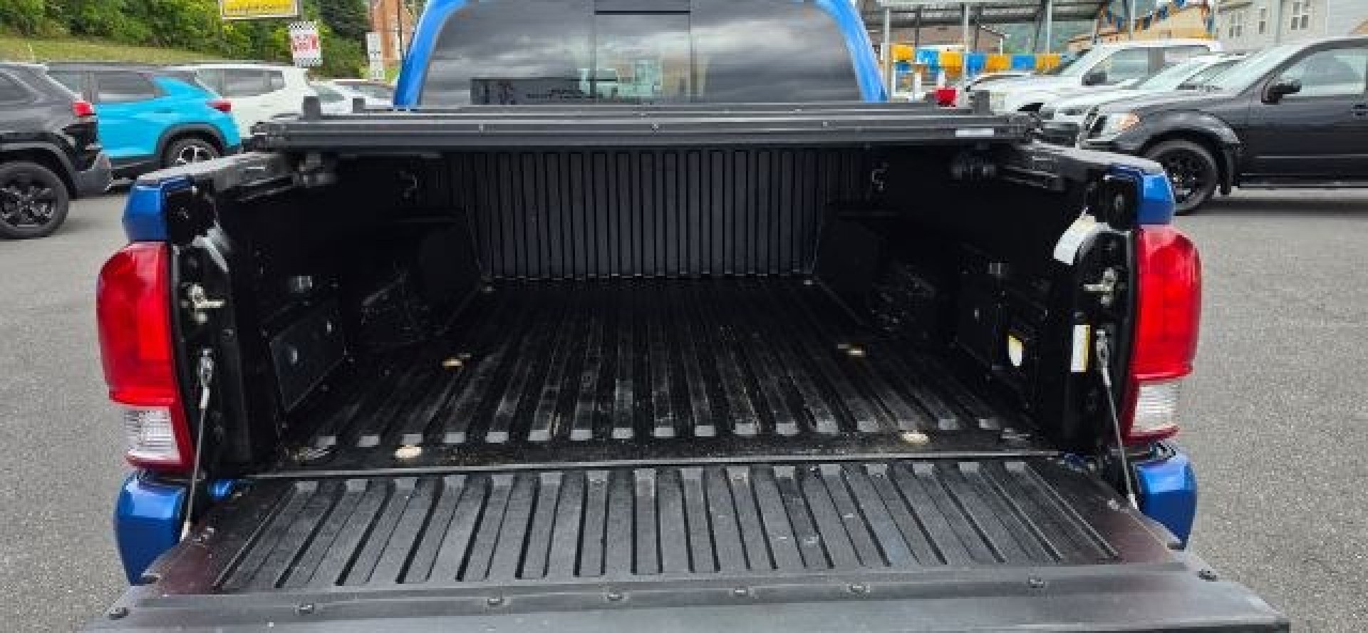 2017 BLUE /Cement Gray Toyota Tacoma TRD Sport (5TFCZ5AN3HX) with an 3.5L V-6 port/direct injection engine, 6 Speed transmission, located at 353 S. Mineral St., Keyser, WV, 26726, (304) 788-7887, 39.436451, -78.981674- Photo#10