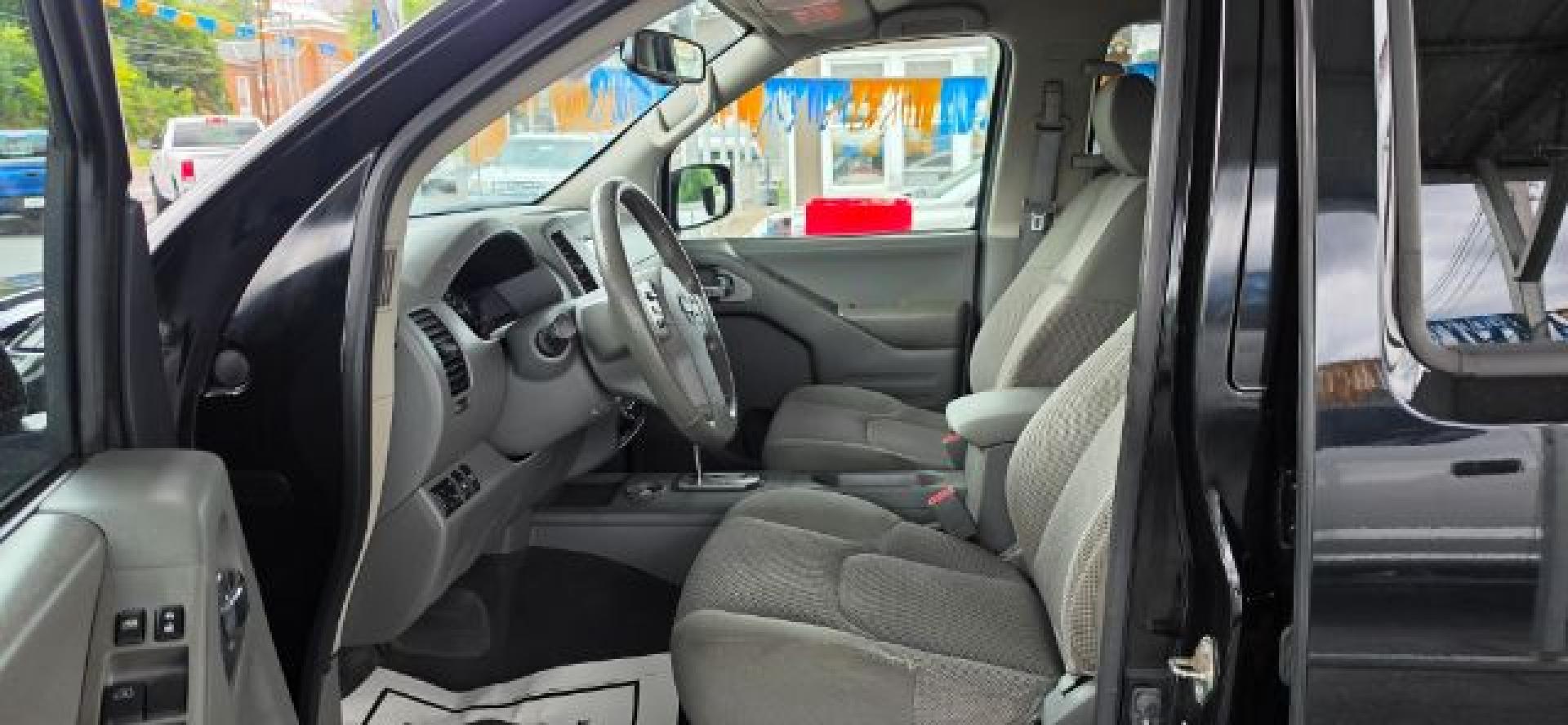 2020 BLACK /Steel Nissan Frontier Crew Cab SV 4x4 (1N6ED0EB5LN) with an 3.8 V6 engine, AT transmission, located at 353 S. Mineral St., Keyser, WV, 26726, (304) 788-7887, 39.436451, -78.981674- Photo#4