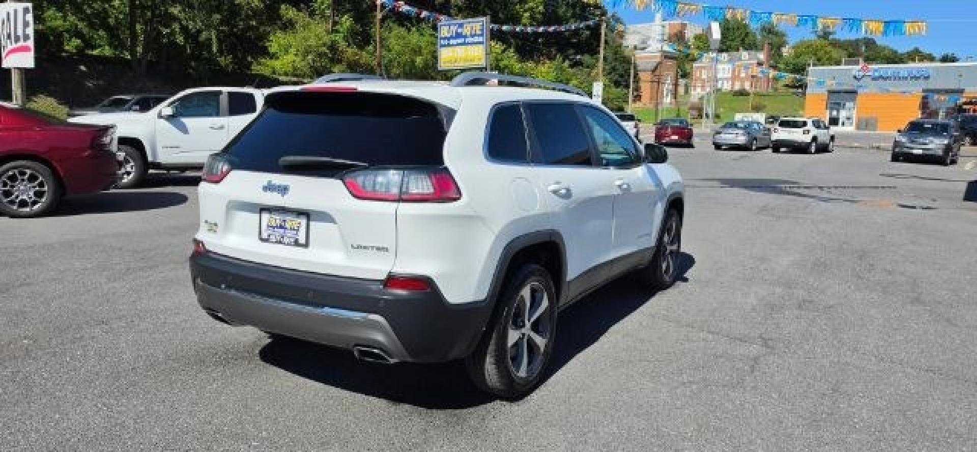 2019 WHITE /Black Jeep Cherokee Limited 4x4 (1C4PJMDX5KD) with an 3.2L V6 engine, AT transmission, located at 353 S. Mineral St., Keyser, WV, 26726, (304) 788-7887, 39.436451, -78.981674- Photo#11