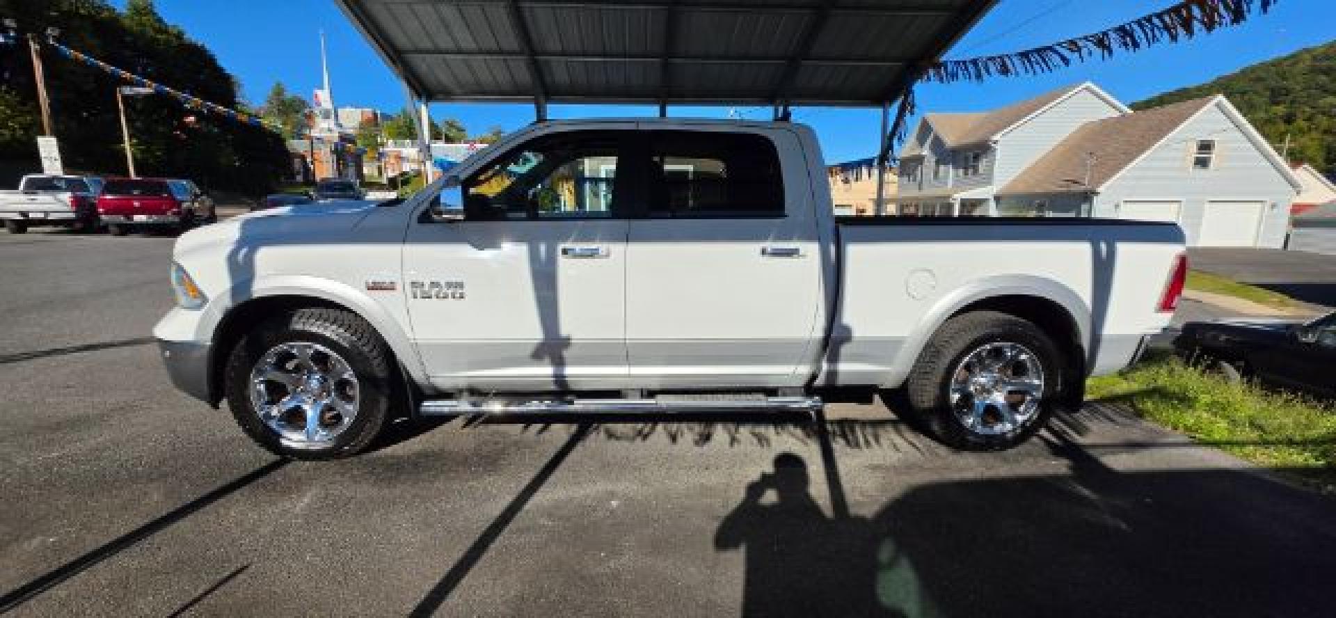 2014 WHITE /Black Ram 1500 Laramie (1C6RR7VT1ES) with an 5.7 V8 HEMI engine, AT transmission, located at 353 S. Mineral St., Keyser, WV, 26726, (304) 788-7887, 39.436451, -78.981674- Photo#3