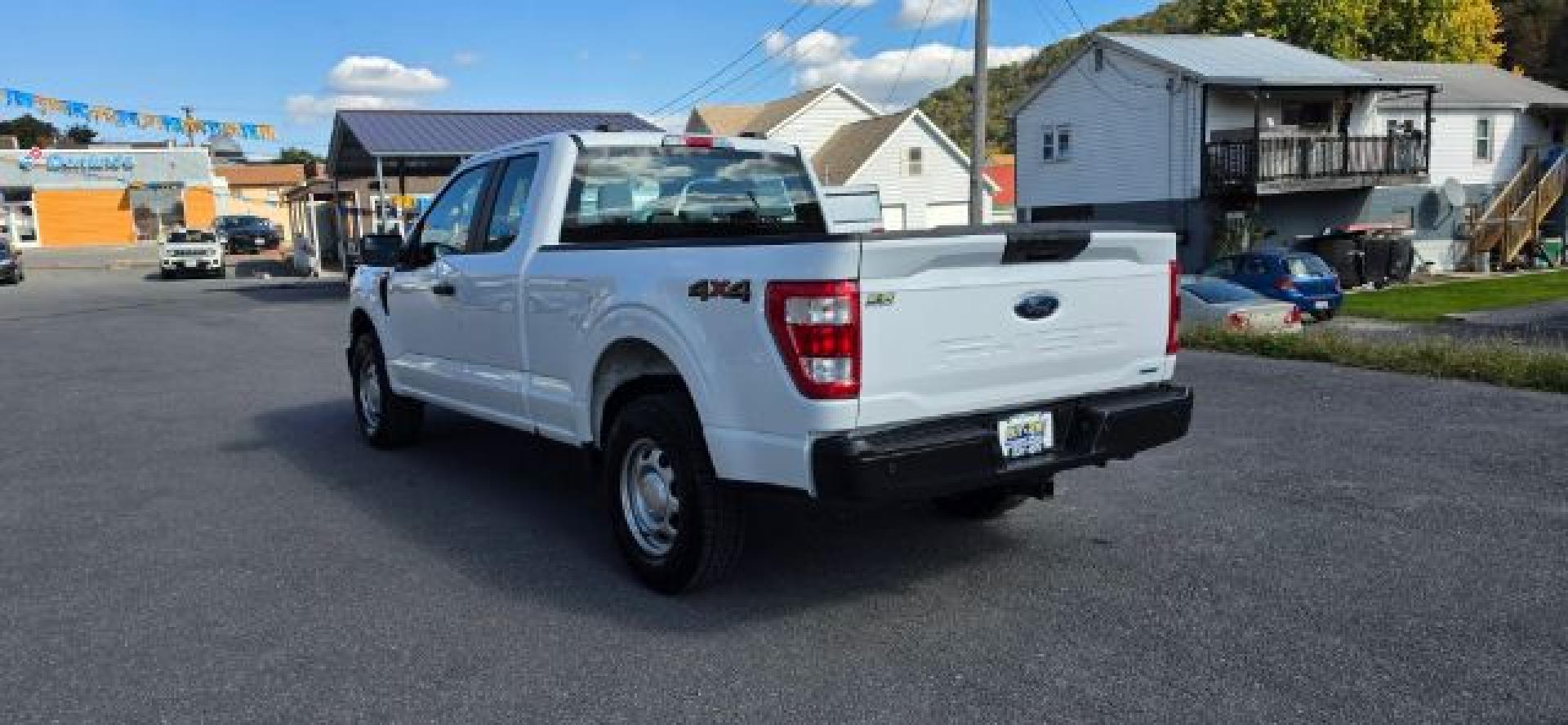 2022 WHITE /Black w/Medium Dark Slate Ford F-150 XL (1FTEX1EP3NK) with an 2.7L V6 engine, AT transmission, located at 353 S. Mineral St., Keyser, WV, 26726, (304) 788-7887, 39.436451, -78.981674- Photo#7