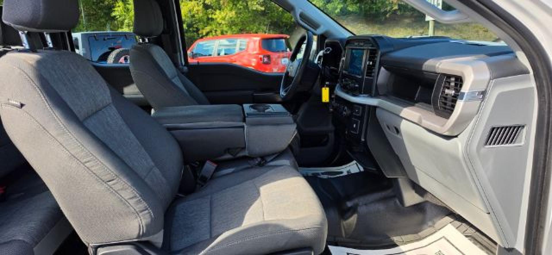 2022 WHITE /Black w/Medium Dark Slate Ford F-150 XL (1FTEX1EP3NK) with an 2.7L V6 engine, AT transmission, located at 353 S. Mineral St., Keyser, WV, 26726, (304) 788-7887, 39.436451, -78.981674- Photo#13
