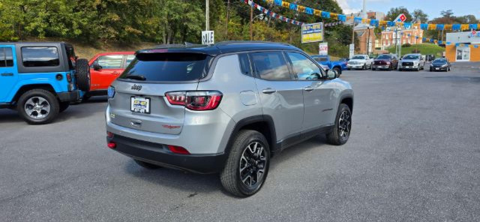 2021 SILVER /Ruby Red/Black Jeep Compass Trailhawk 4x4 (3C4NJDDB1MT) with an 2.4L L4 engine, AT transmission, located at 353 S. Mineral St., Keyser, WV, 26726, (304) 788-7887, 39.436451, -78.981674- Photo#11