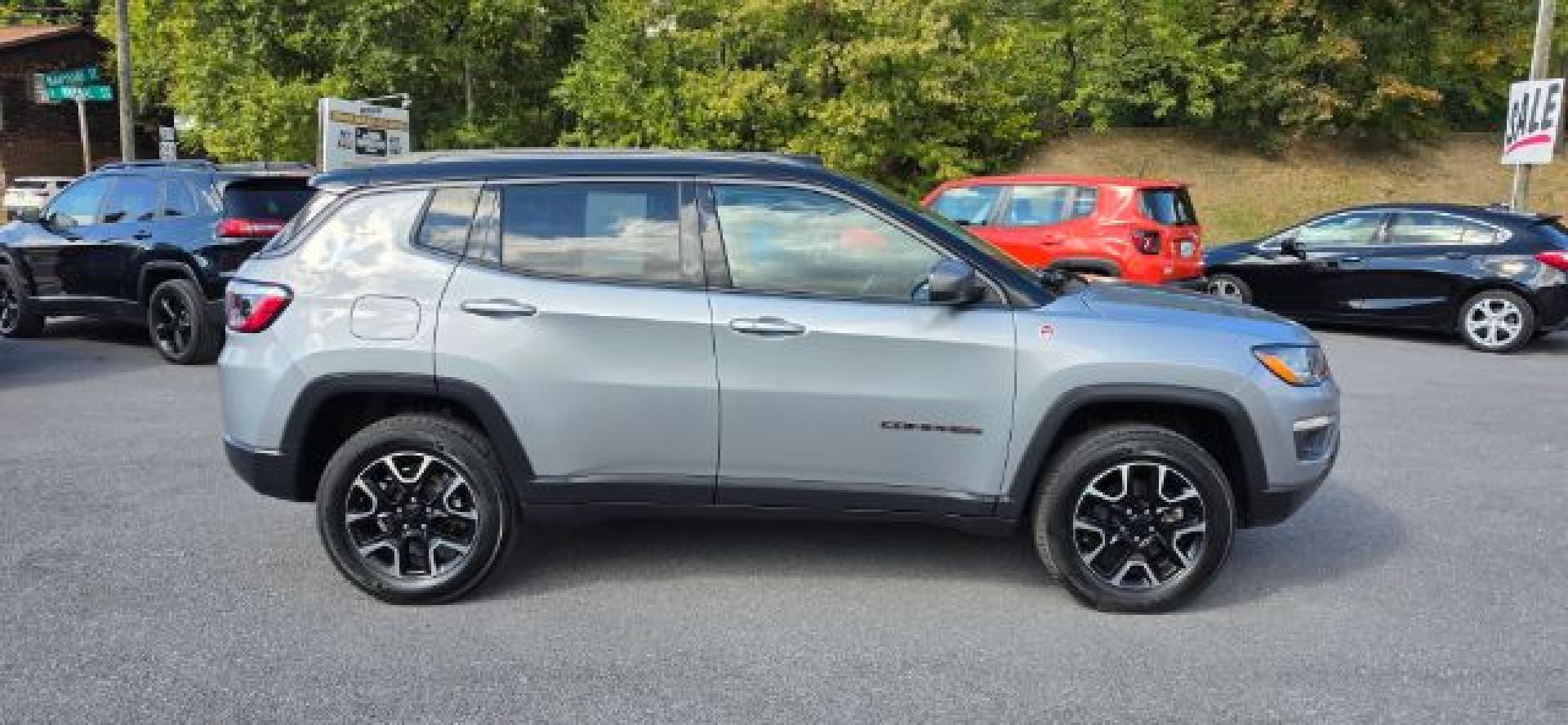2021 SILVER /Ruby Red/Black Jeep Compass Trailhawk 4x4 (3C4NJDDB1MT) with an 2.4L L4 engine, AT transmission, located at 353 S. Mineral St., Keyser, WV, 26726, (304) 788-7887, 39.436451, -78.981674- Photo#12